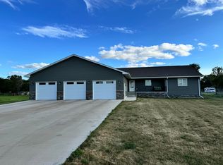 113 E 7th St, Plankinton, SD 57368