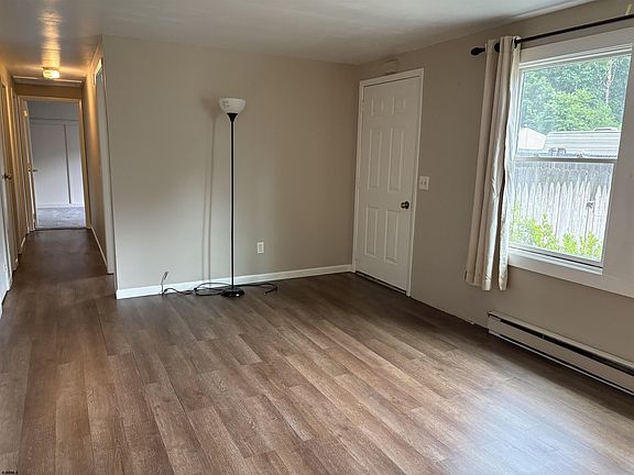 5th image of 409 Spruce Ave