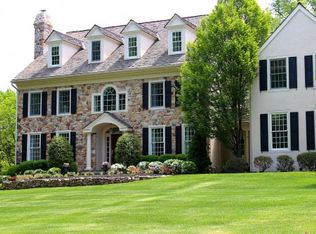 9 Harrison Dr, Newtown Square, PA 19073