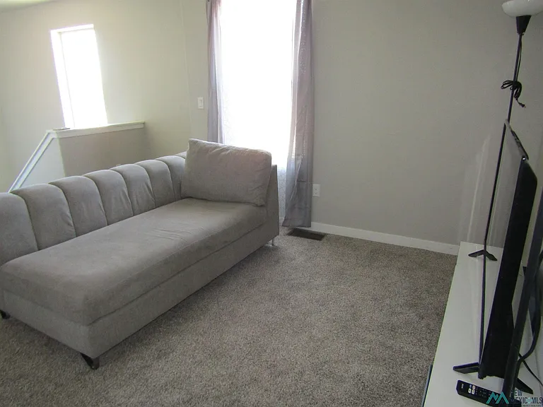 2404 W Briscoe Ave — Photo 17