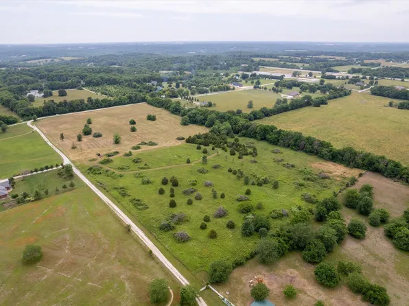 6437 N Healey Lane, Springfield, MO 65803