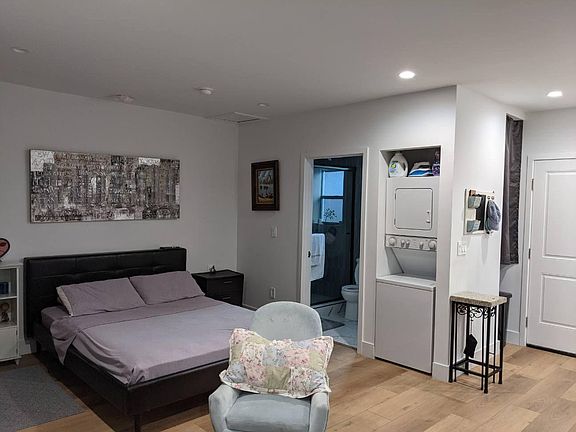 5th image of 6225 Zelzah Ave