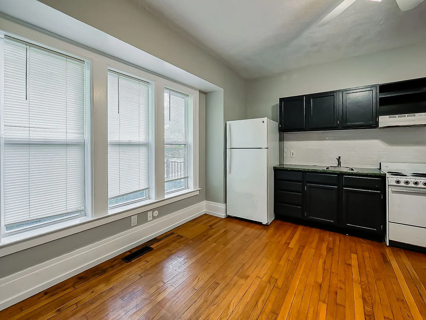 3160 Dixie Hwy — Photo 4