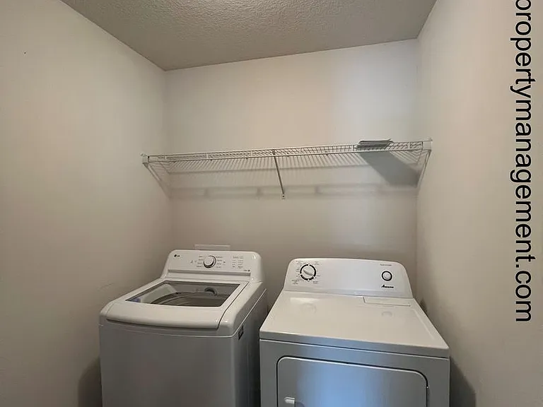 360 Hillside Dr — Photo 33
