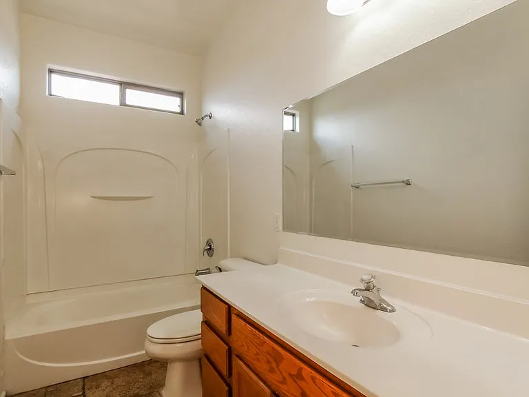 6829 S 68th Ln — Photo 15