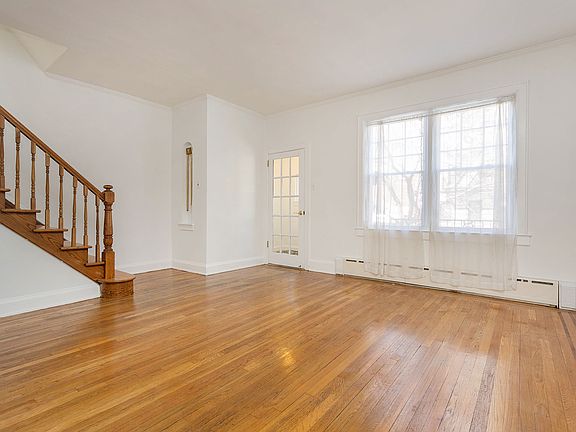 4th image of 3323 29th St