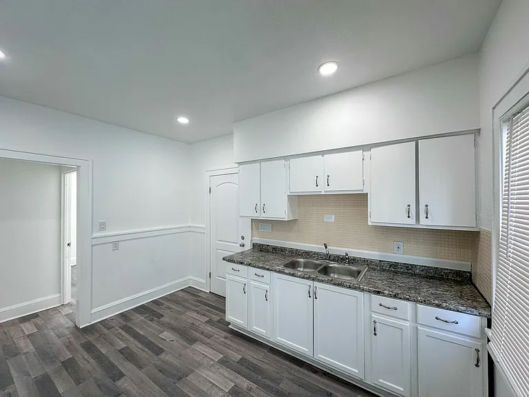 4582 Turney Rd #B — Photo 12