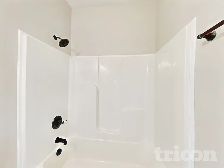 1862 Camelot Dr — Photo 14