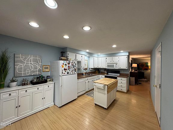 5th image of 6715 SW Inlet Ave