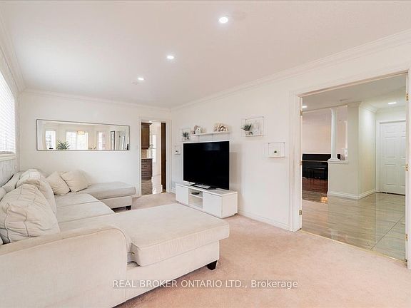 5th image of 2282 Jack Cres W