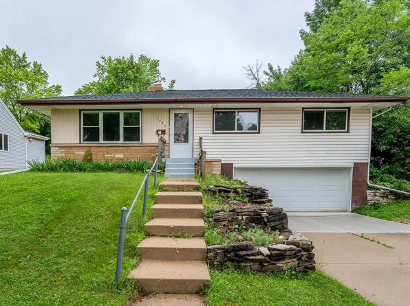 1429 Aldoro DRIVE, Waukesha, WI 53188