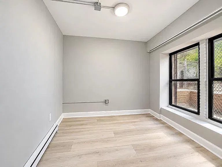2172 Amsterdam Avenue — Photo 3