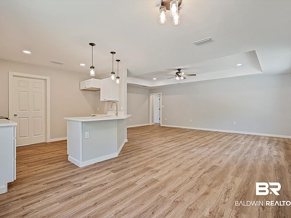 4th image of 10170 Pecan St