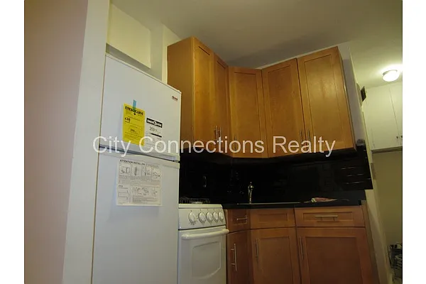 Rented by City Connections Realty | media 29