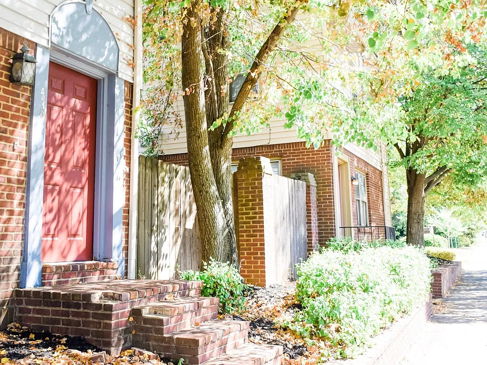 375 Transylvania Park