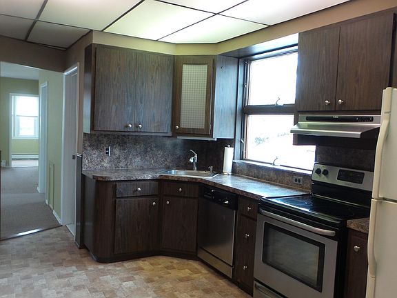 Eat-in -kitchen