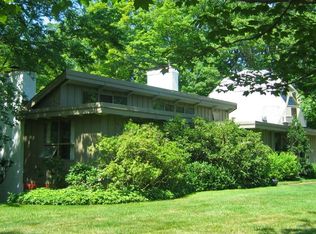 4162 Giles Rd, Moreland Hills, OH 44022