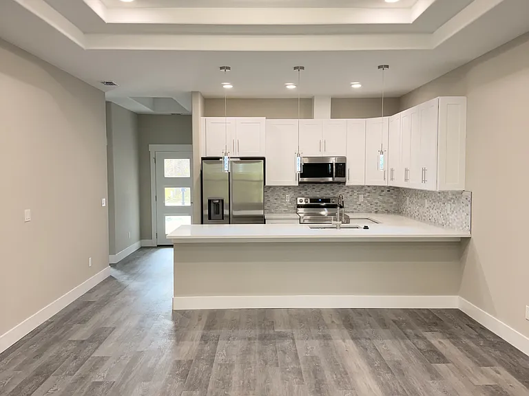 10 Lyons Pl #A — Photo 2