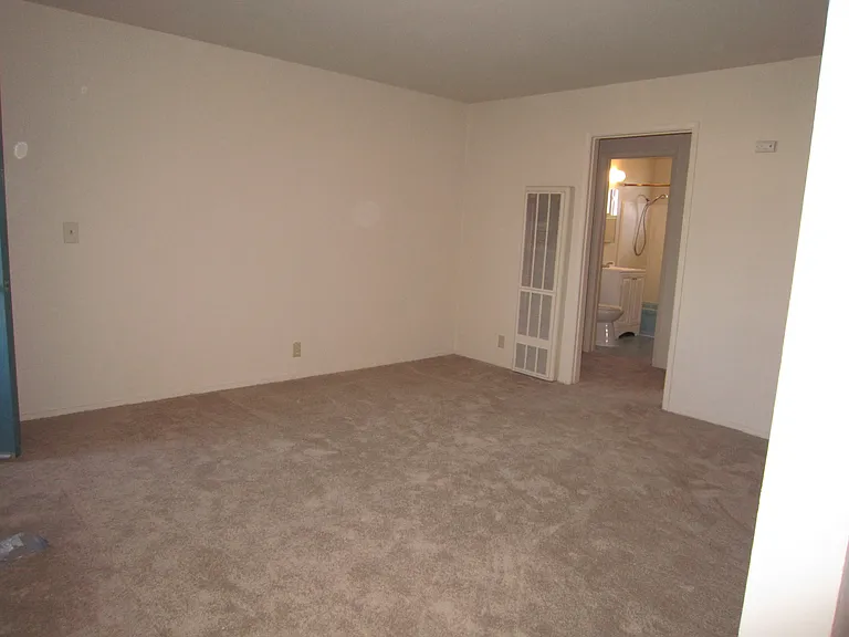 1138 Willow St #10 — Photo 5