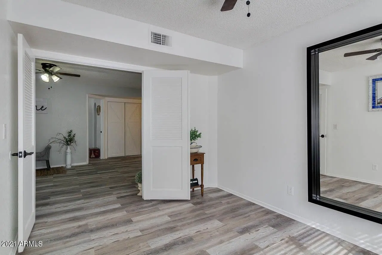 2 bed, 934 sqft, $1,550 — Photo 2