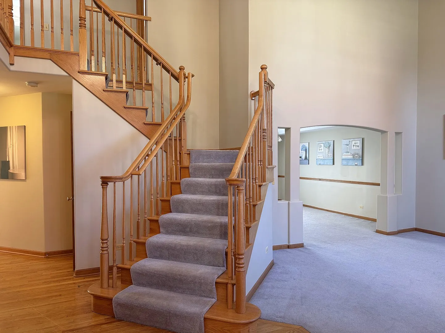 4 bed, 2.5 bath, 3290 sqft, $4,650 — Photo 2