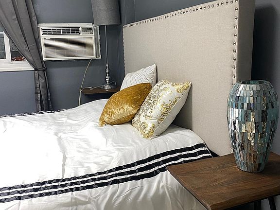 4th image of 1129 Magnolia Ave #2