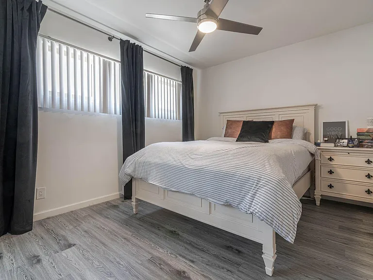 4764 Forman Ave. — Photo 15