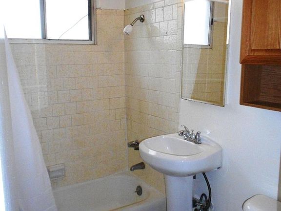 5th image of 677 S Marengo Ave APT 10