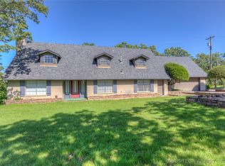 2450 N McKinley Ave, Sand Springs, OK 74063