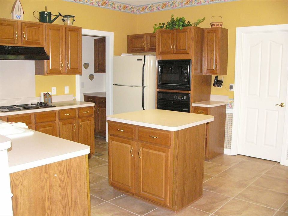 2nd image of 5916 Marshbank Ln