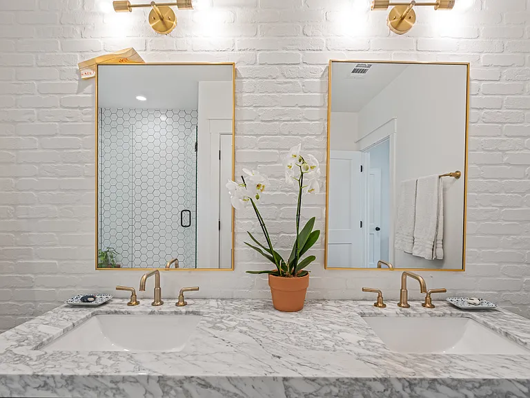 primary bath/double sinks
