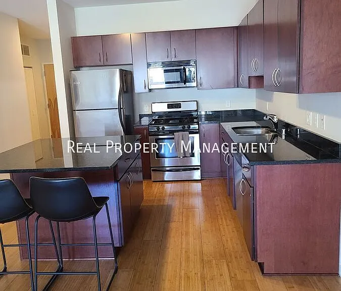 1902 N Commerce St #307 — Photo 10
