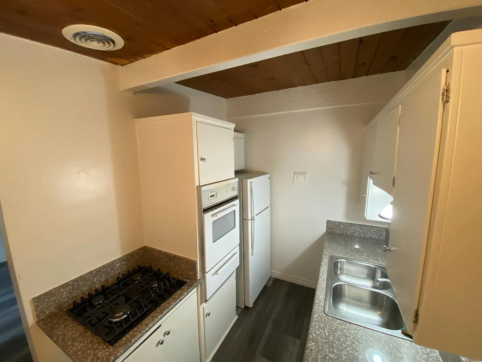 301 N Signal St — Photo 3