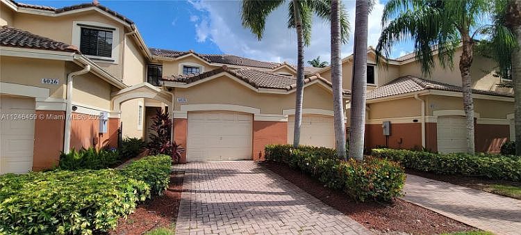 1st image of 4028 Peppertree Dr