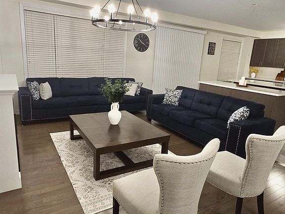 3rd image of 36 Bavenden Cres