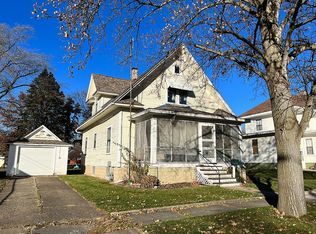 203 W Jackson St, Abingdon, IL 61410