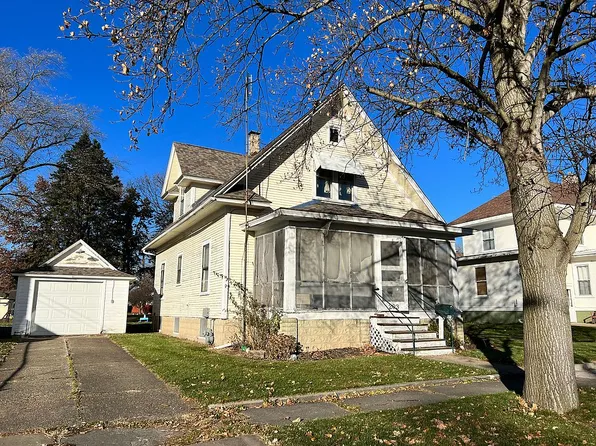 203 W Jackson St, Abingdon, IL 61410