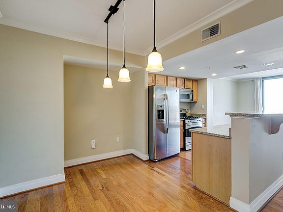 4th image of 414 Water St Unit 2408
