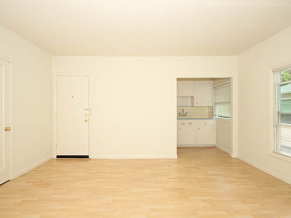3rd image of 479 Forest Ave