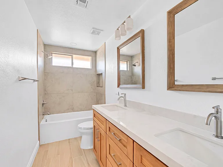 10705 Sprucedale Ave — Photo 17
