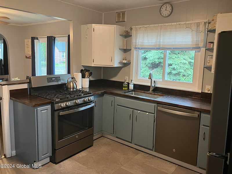 5th image of 1501 Curry Road