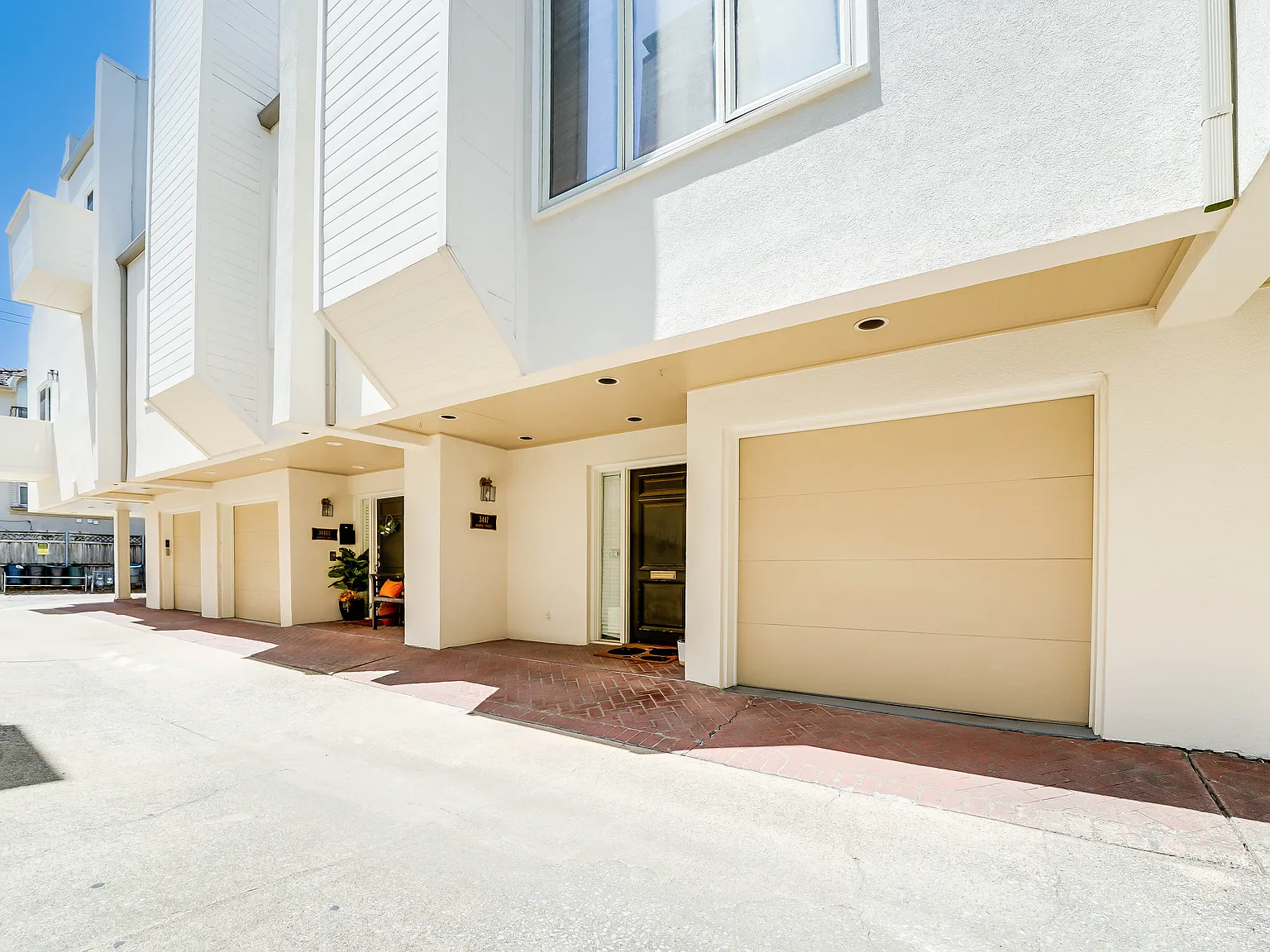 2 bed, 1324 sqft, $3,200 — Photo 3