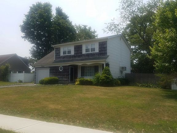 3rd image of 14 Yardley Ln