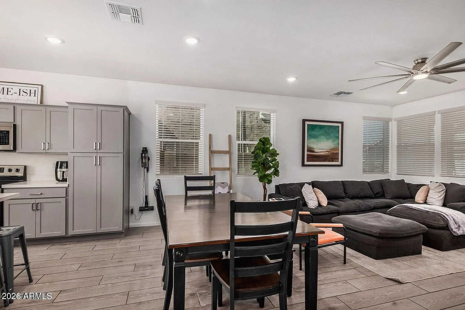 3 bed, 2.5 bath, 1723 sqft, $2,500 — Photo 3