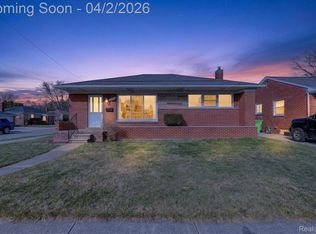 28605 Diesing Dr, Madison Heights, MI 48071