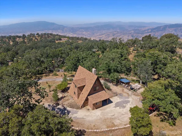 28207 Oaks Rancho Rd, Keene, CA 93531