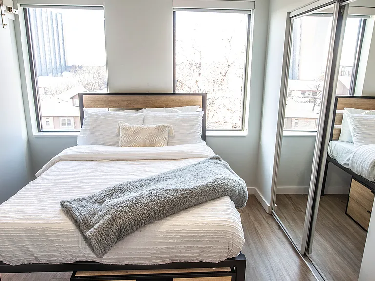 504 E Stoughton St #602 — Photo 8