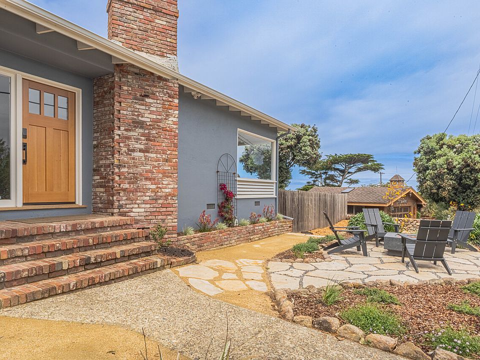 4 Adirondack Chairs and Natural Gas Firepit