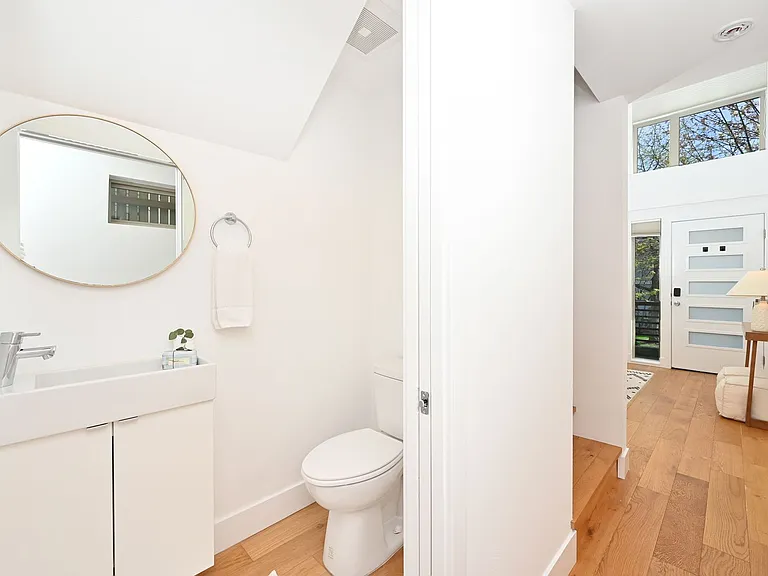 2108 E James St #A — Photo 9