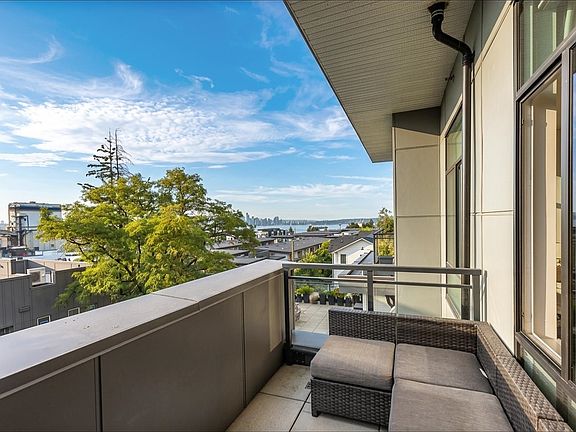 5th image of 615 E 3rd St #403